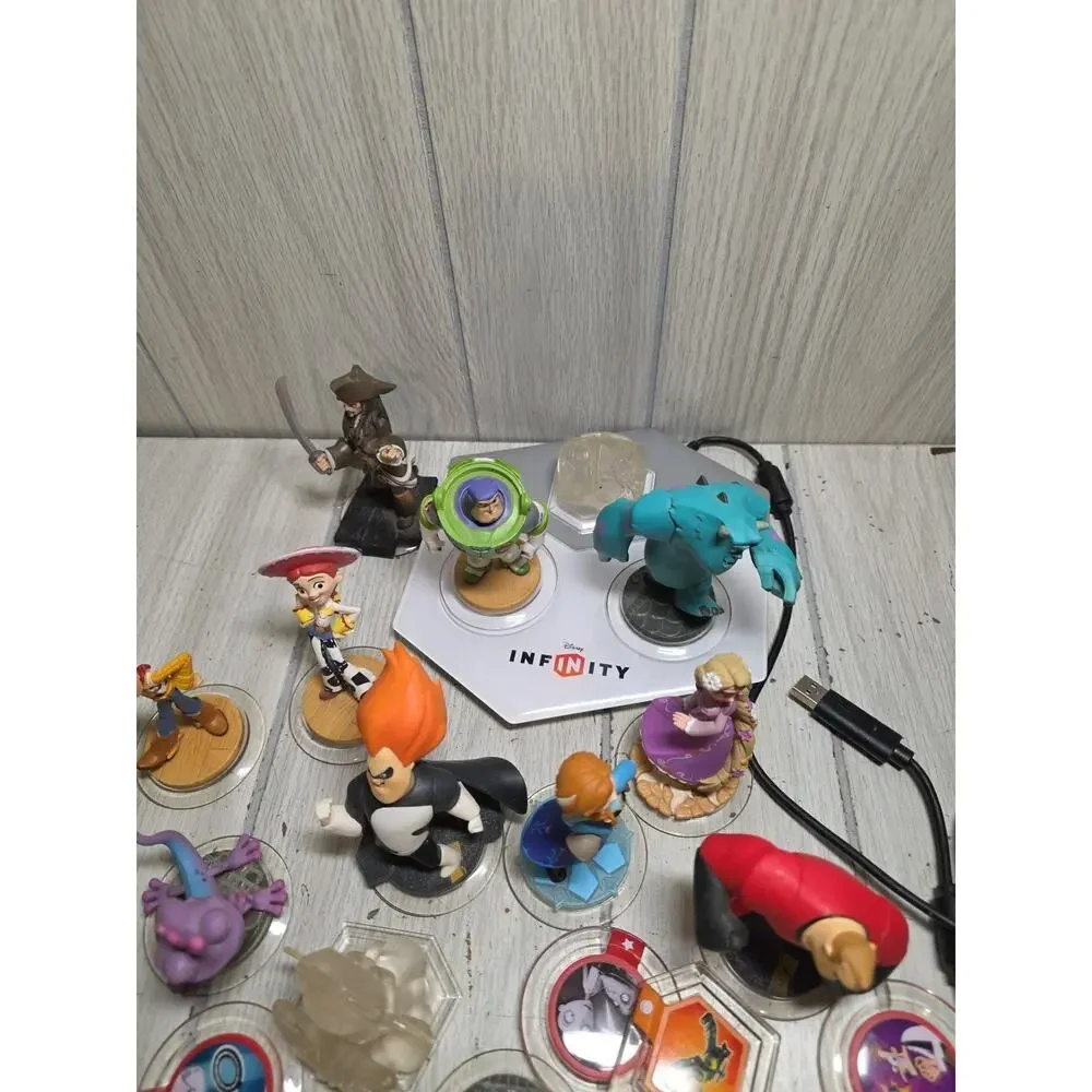 DISNEY INFINITY Figures Lot Character Power Discs Portal Base Everything Pict